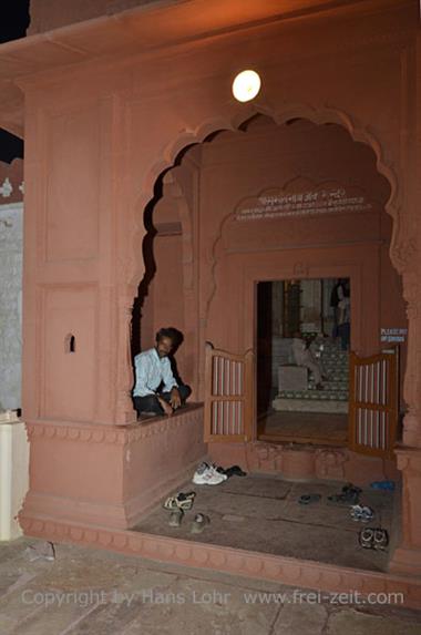 06 Jain-Temple,_Bikaner_DSC2812_b_H600